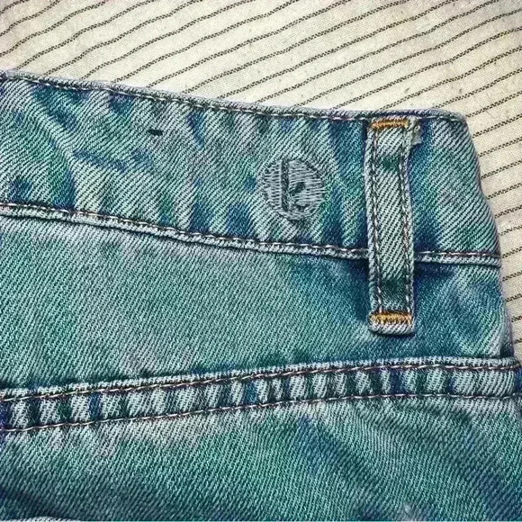 Kenzie High Rise Distressed Wide Leg Cropped Jeans - Picture 4 of 10